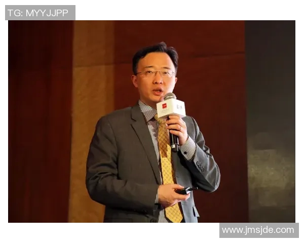 瓦杜兹与年轻人对决前瞻分析及双方实力对比探讨